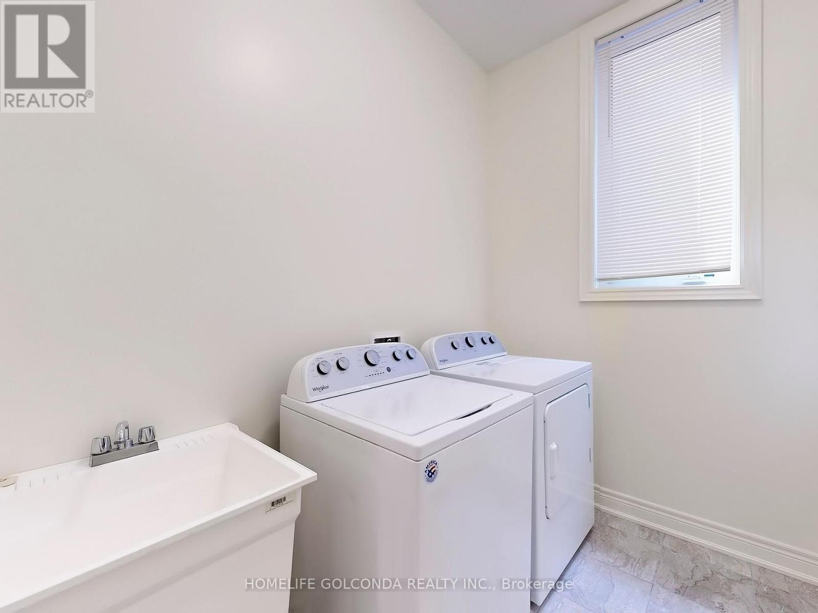 Photo 15 of 21 Planet Street, Richmond Hill ON