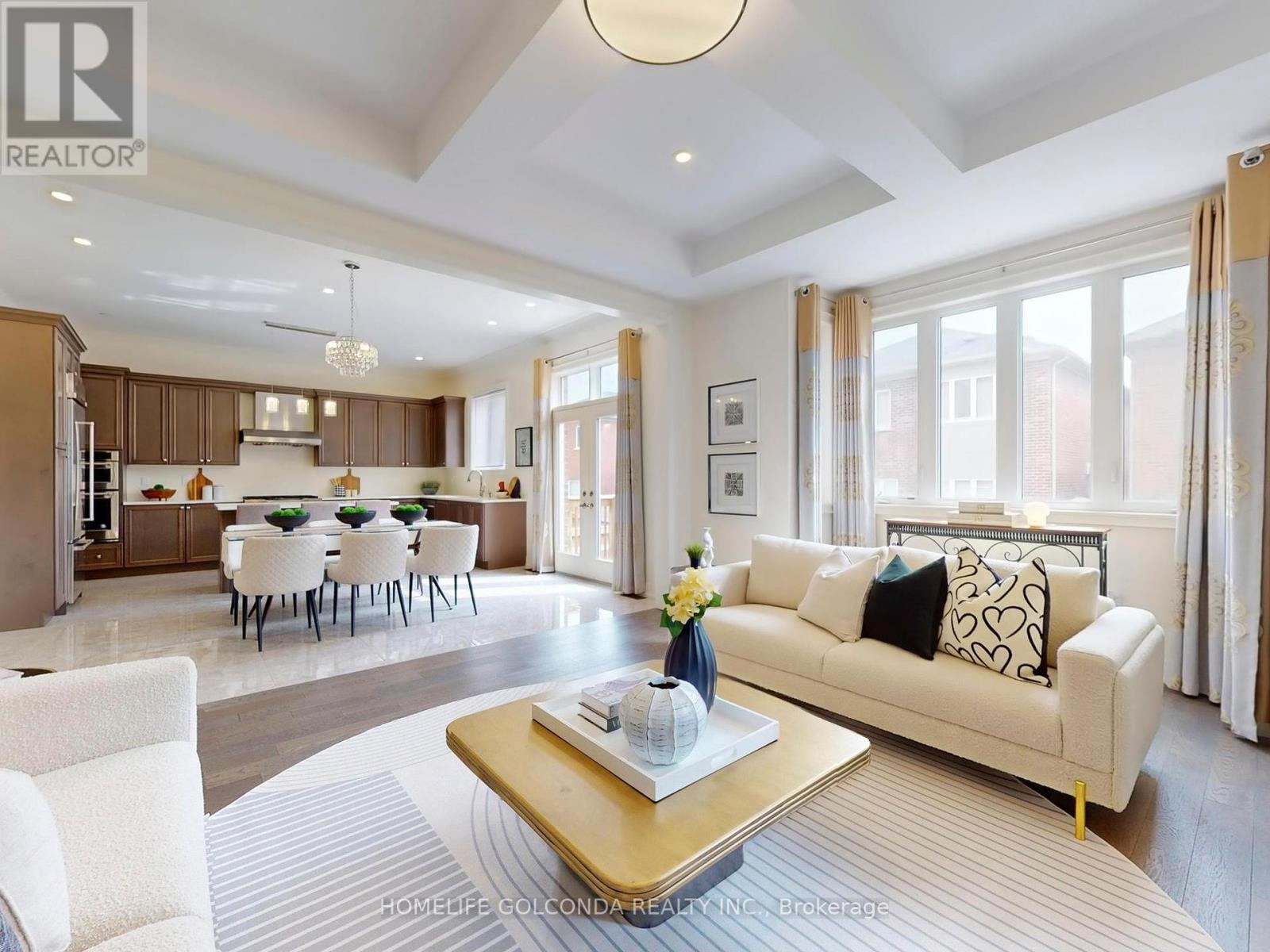 Photo 3 of 21 Planet Street, Richmond Hill ON