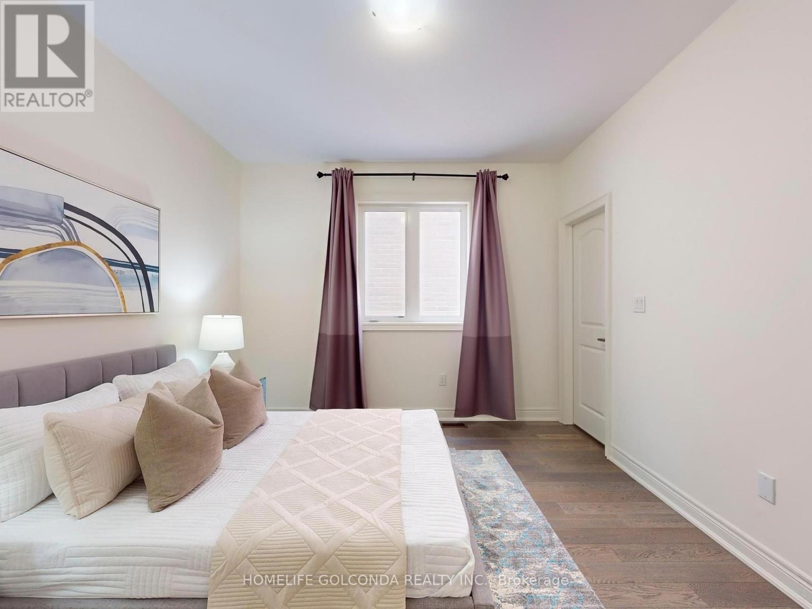 Photo 31 of 21 Planet Street, Richmond Hill ON