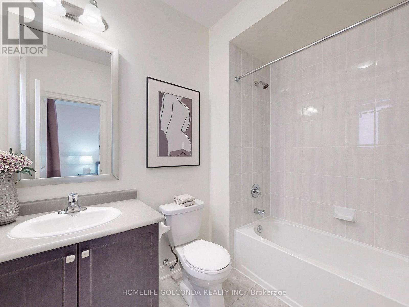 Photo 33 of 21 Planet Street, Richmond Hill ON