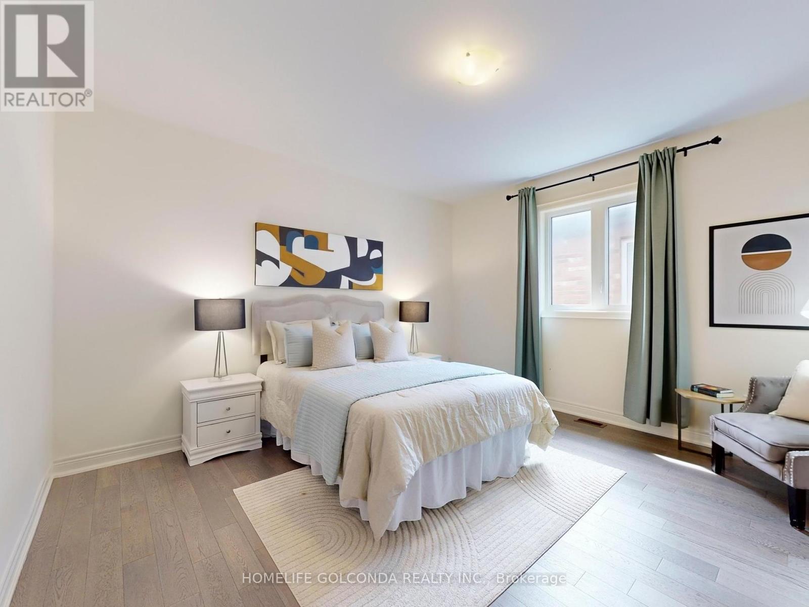 Photo 35 of 21 Planet Street, Richmond Hill ON