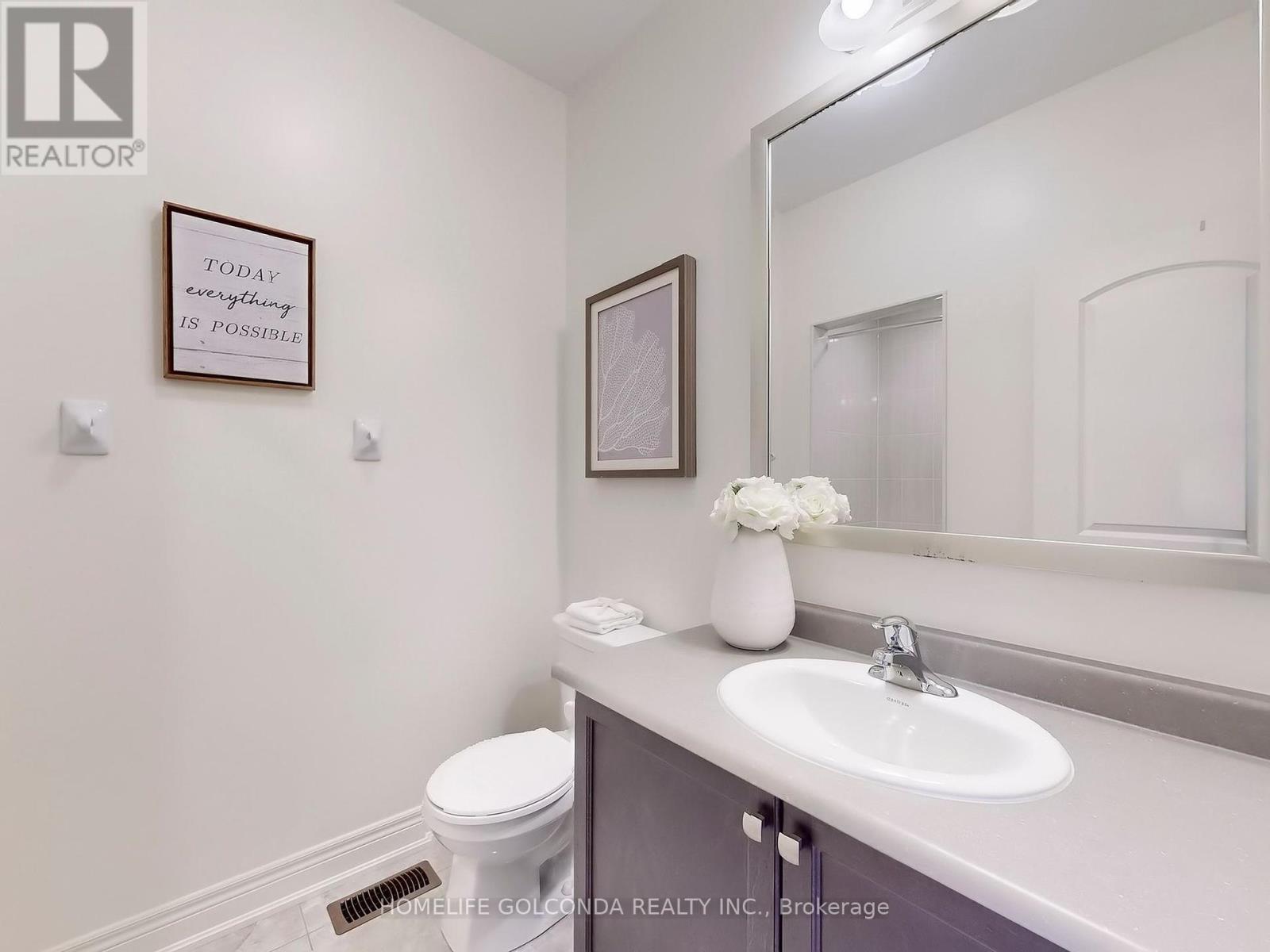 Photo 36 of 21 Planet Street, Richmond Hill ON