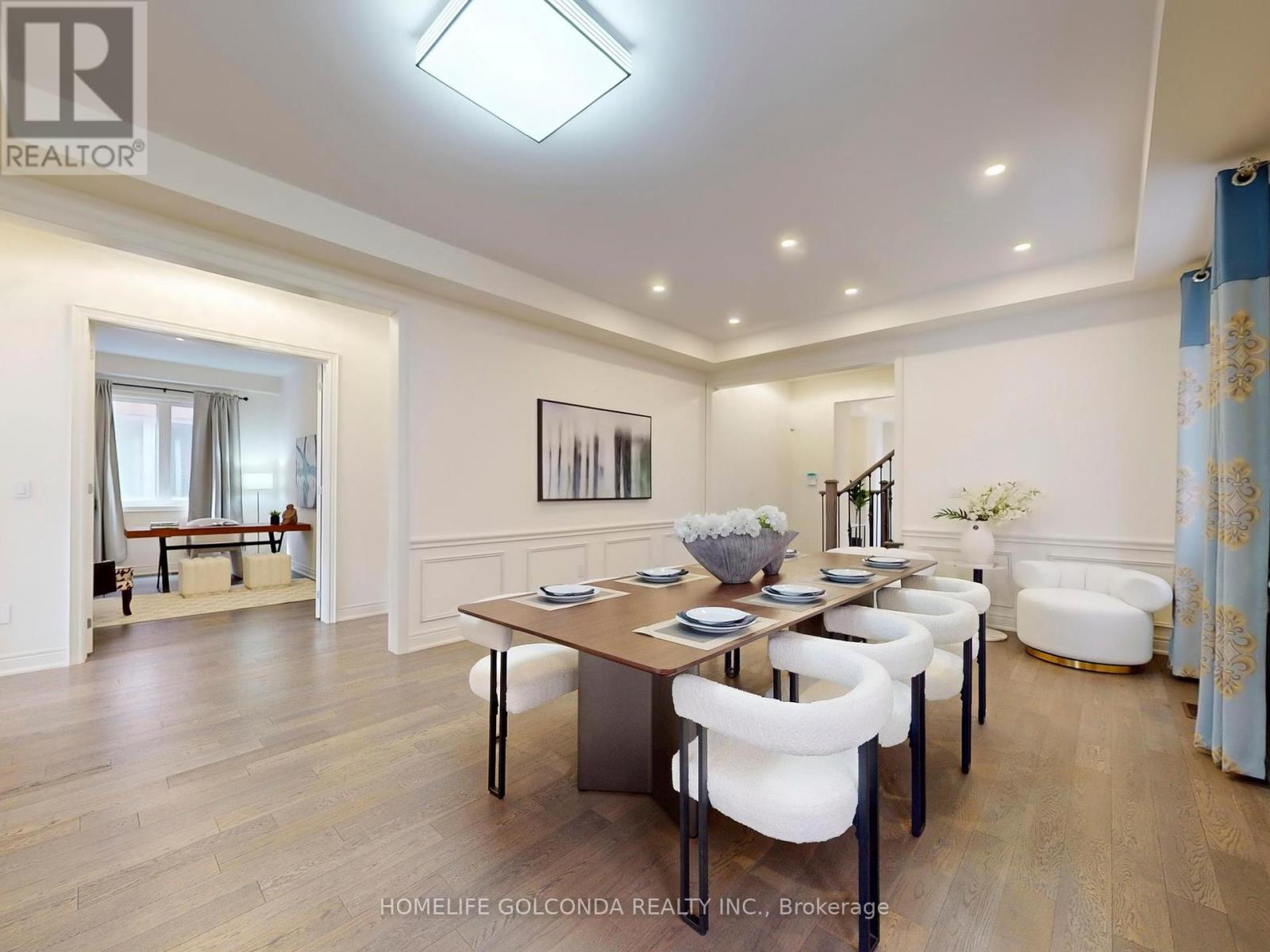 Photo 5 of 21 Planet Street, Richmond Hill ON