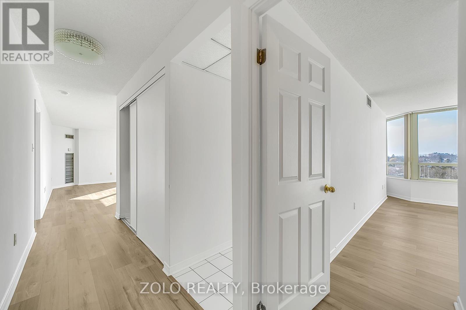 Photo 10 of 819 309 Major Mackenzie Drive E, Richmond Hill ON