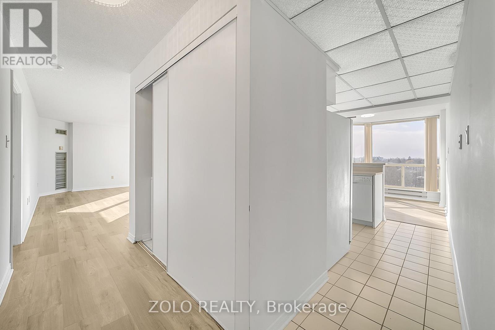 Photo 13 of 819 309 Major Mackenzie Drive E, Richmond Hill ON