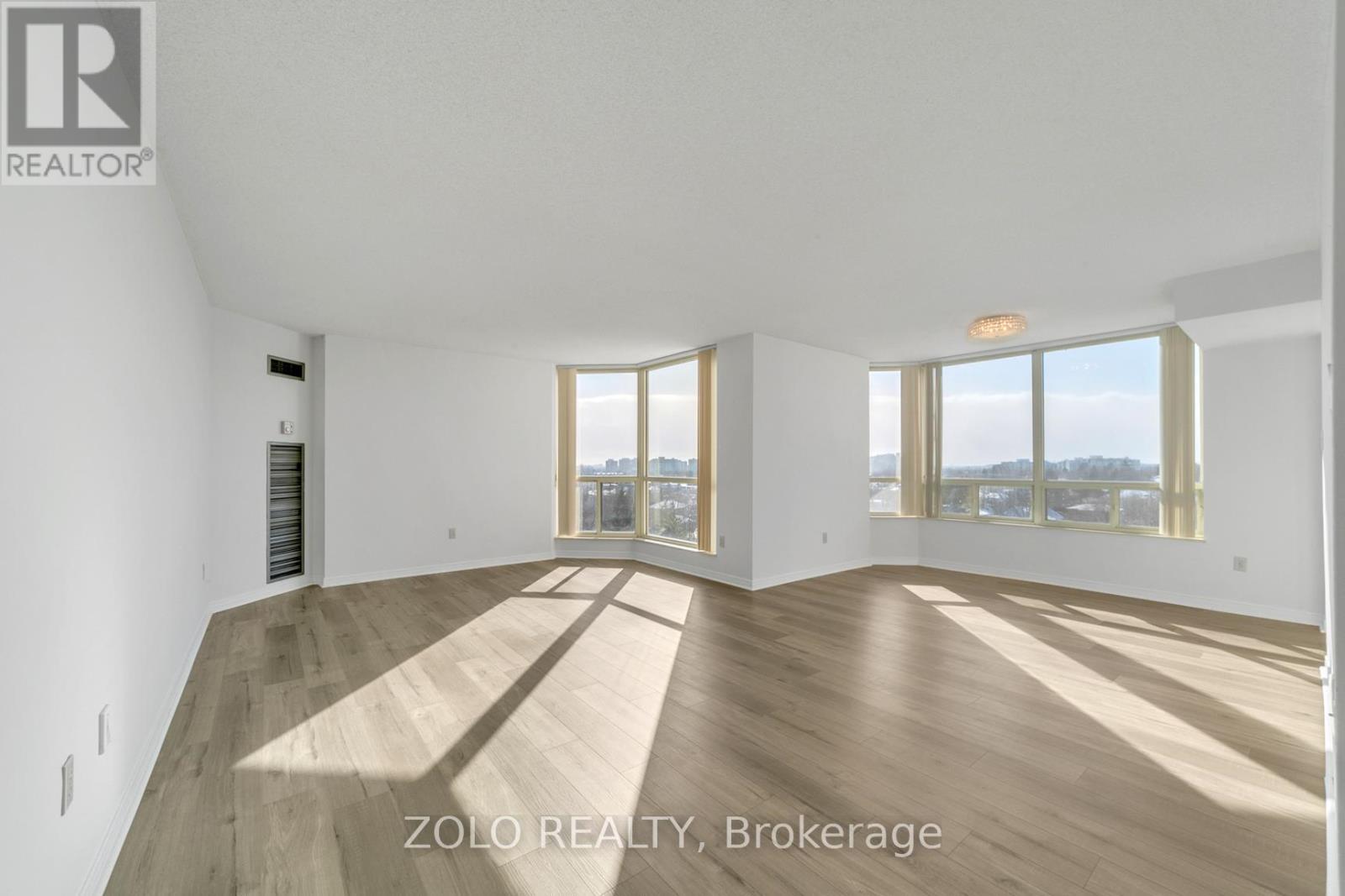 Photo 18 of 819 309 Major Mackenzie Drive E, Richmond Hill ON
