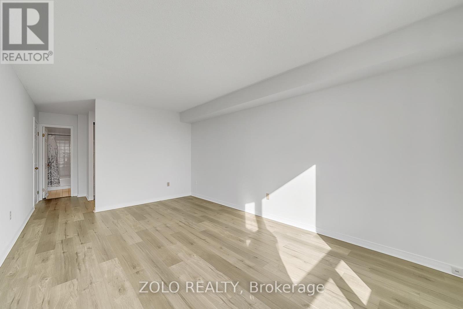 Photo 37 of 819 309 Major Mackenzie Drive E, Richmond Hill ON