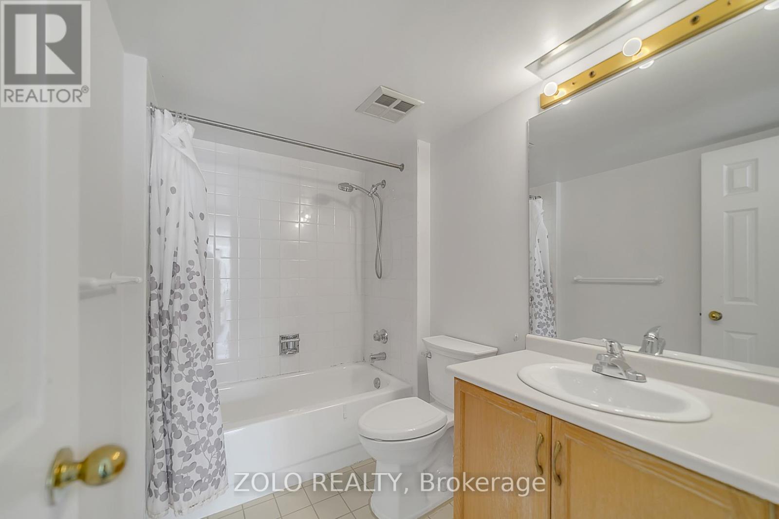 Photo 11 of 819 309 Major Mackenzie Drive E, Richmond Hill ON
