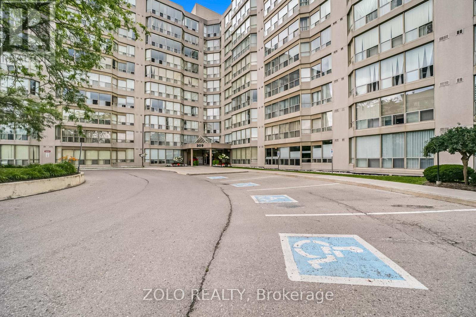 Photo 16 of 819 309 Major Mackenzie Drive E, Richmond Hill ON