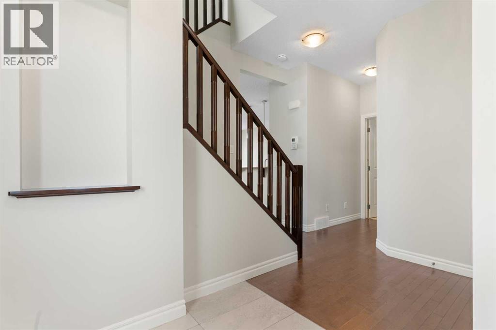 Photo 5 of 141 Sherwood Heights Nw, Calgary AB