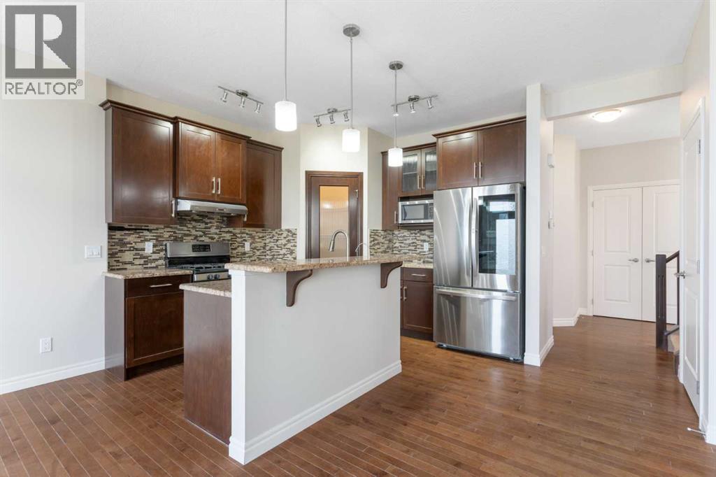 Photo 11 of 141 Sherwood Heights Nw, Calgary AB