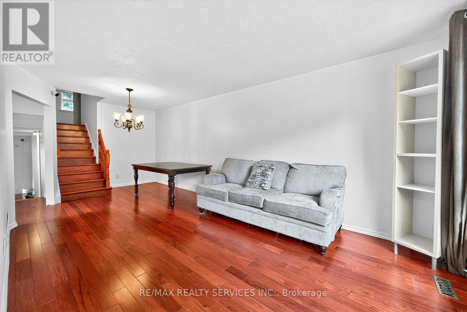 Photo 38 of 28 Chipwood Crescent, Brampton ON