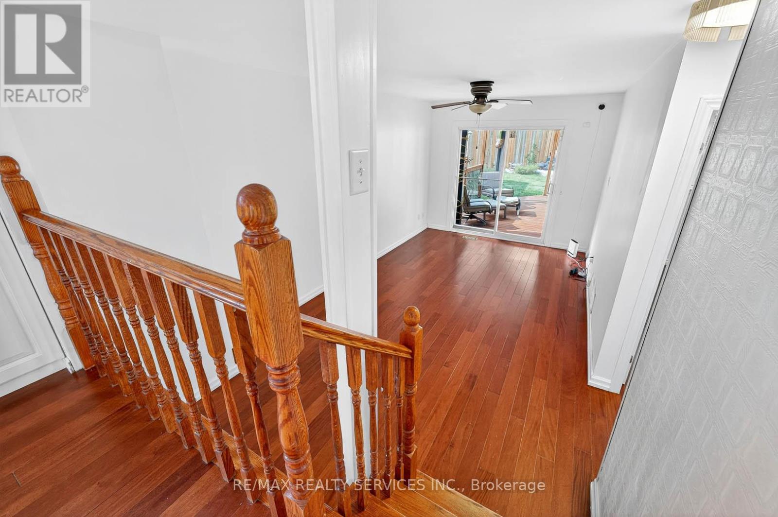 Photo 21 of 28 Chipwood Crescent, Brampton ON