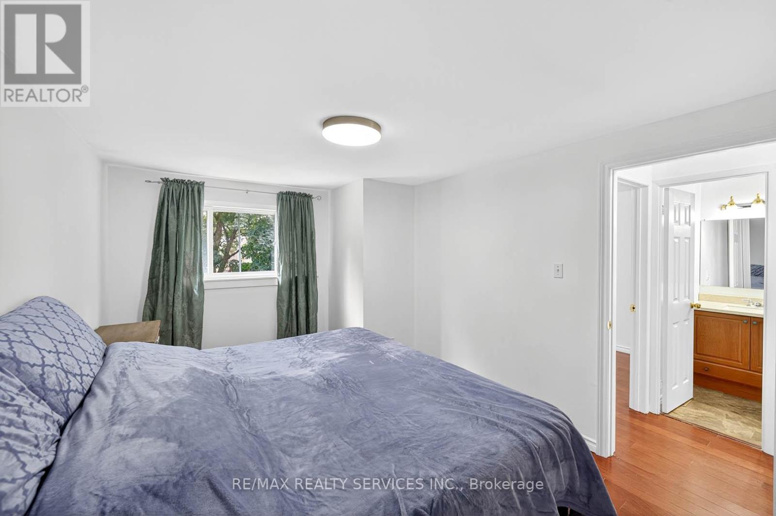 Photo 46 of 28 Chipwood Crescent, Brampton ON