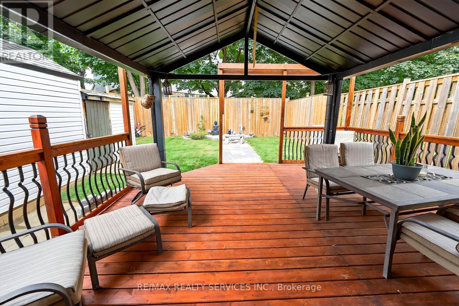 Photo 37 of 28 Chipwood Crescent, Brampton ON