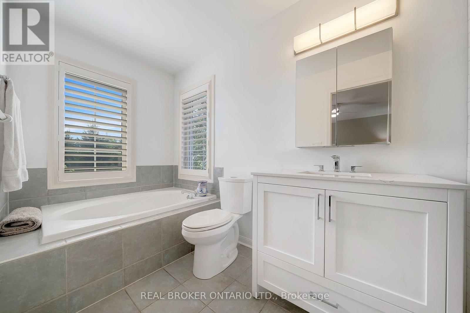 Photo 22 of 5689 Roseville Court, Burlington ON