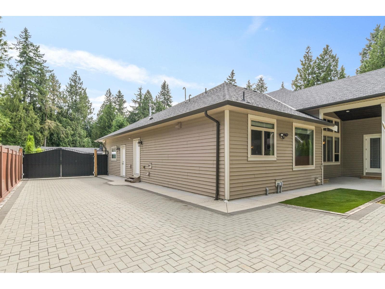 Photo 30 of 20073 38 B Avenue, Langley BC