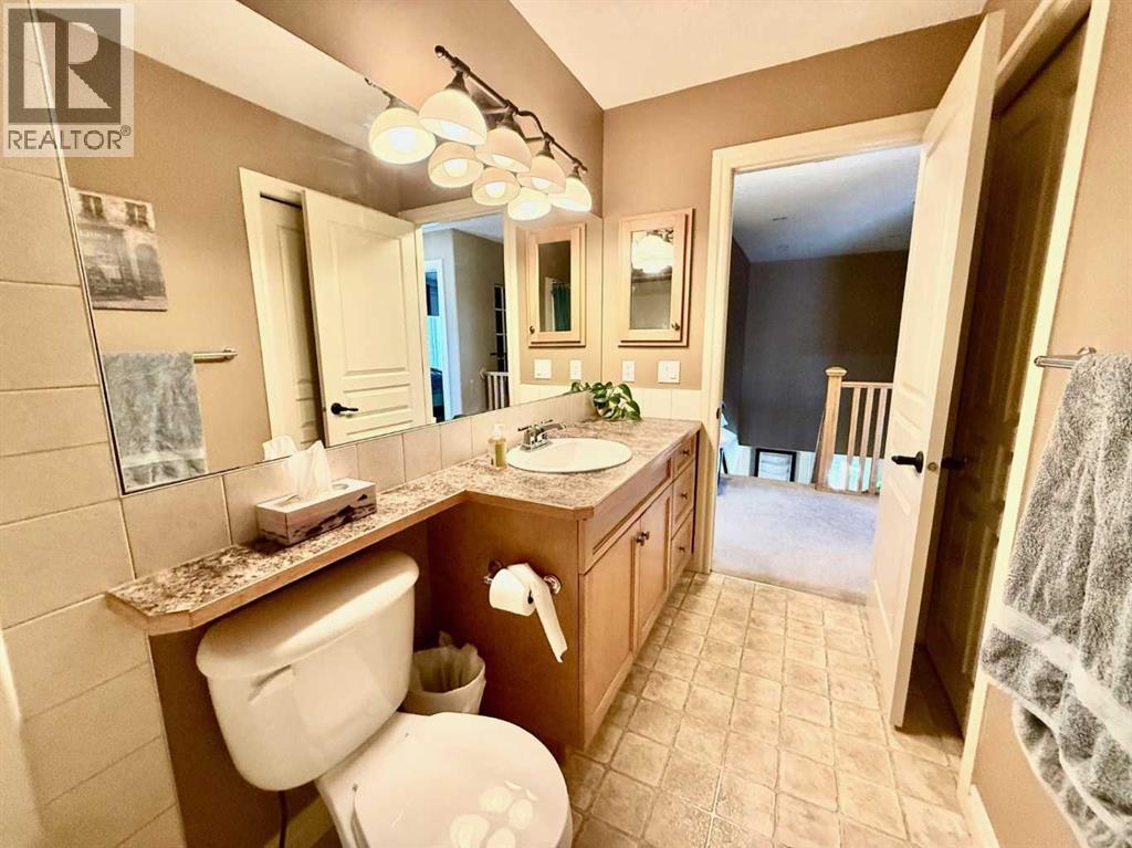 Photo 35 of 215 Hawkmere Road, Chestermere AB