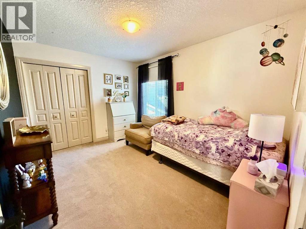 Photo 39 of 215 Hawkmere Road, Chestermere AB