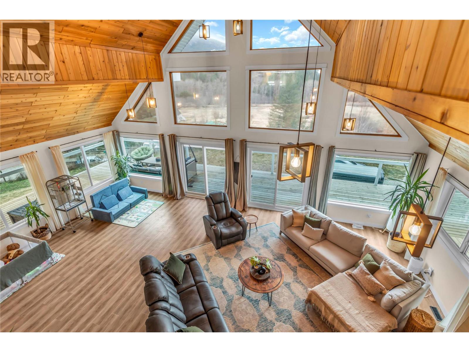 2621 Salmon River Road, Salmon Arm