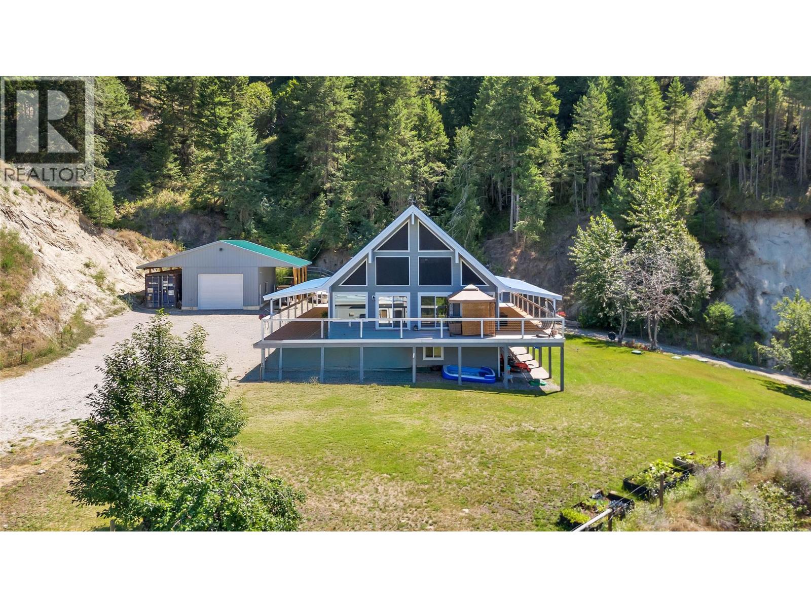 2621 Salmon River Road, Salmon Arm
