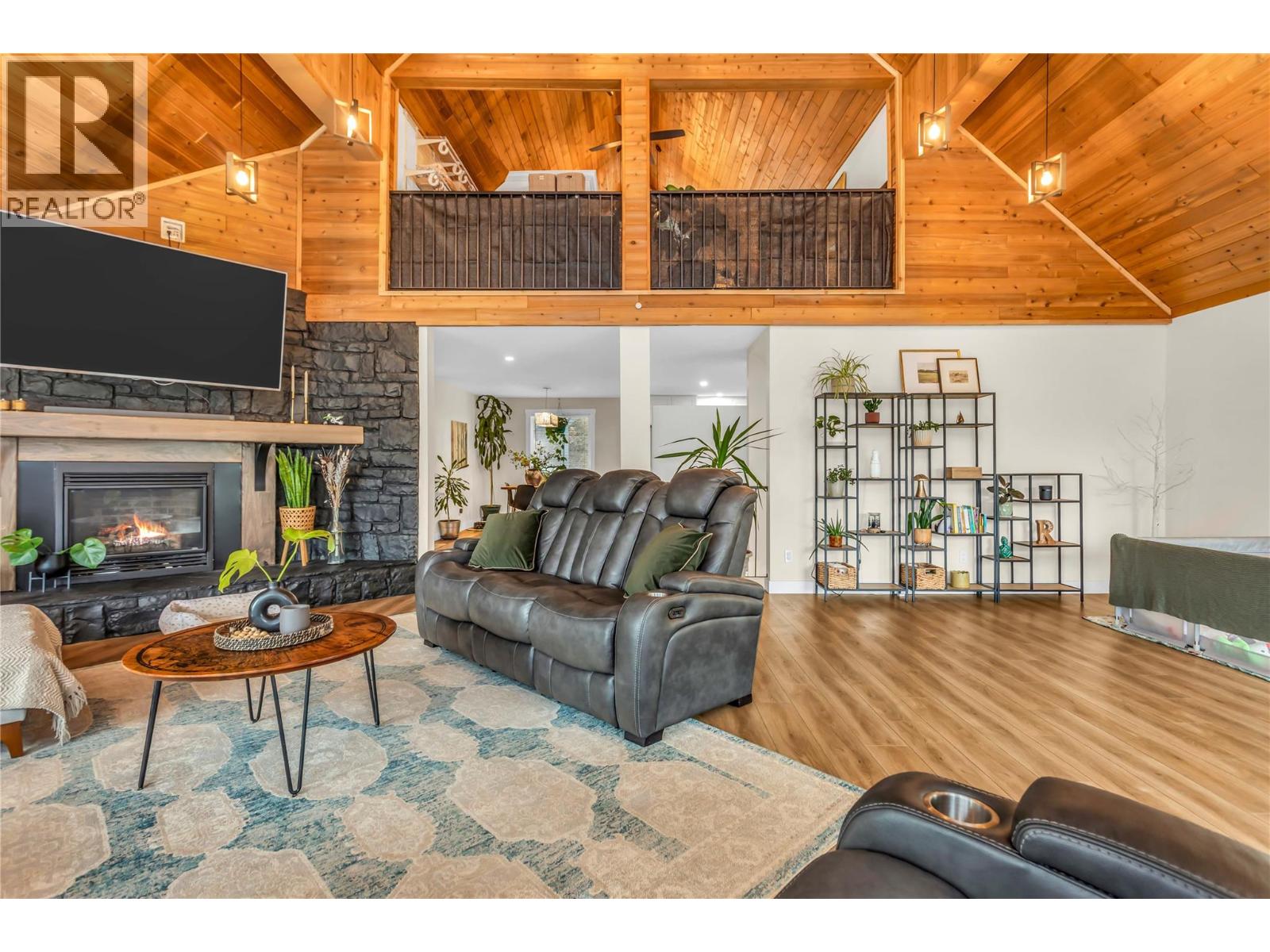 2621 Salmon River Road, Salmon Arm