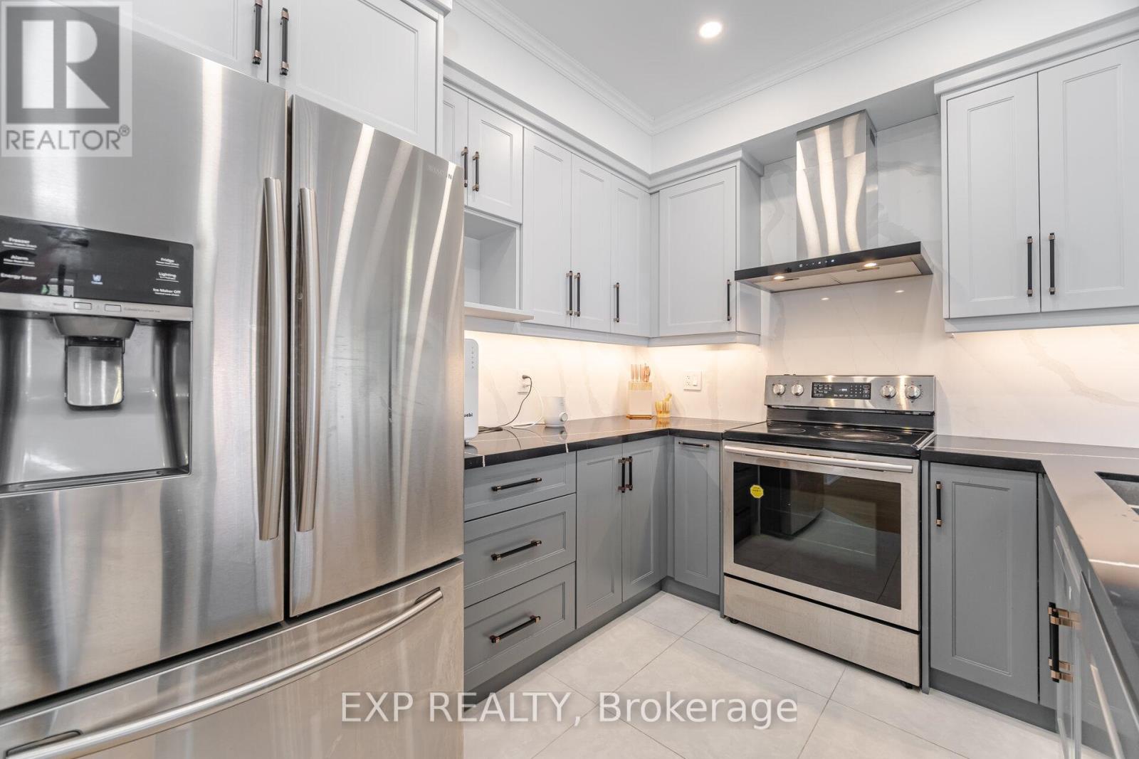 Photo 31 of 32 Arco Circle, Vaughan ON