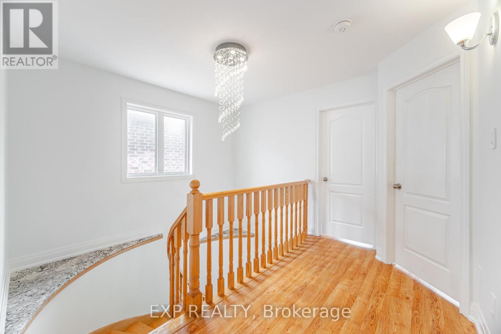Photo 41 of 32 Arco Circle, Vaughan ON