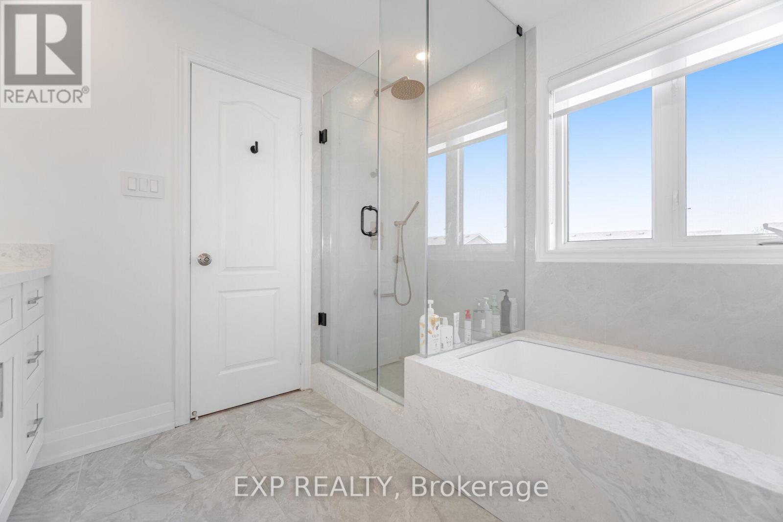 Photo 22 of 32 Arco Circle, Vaughan ON