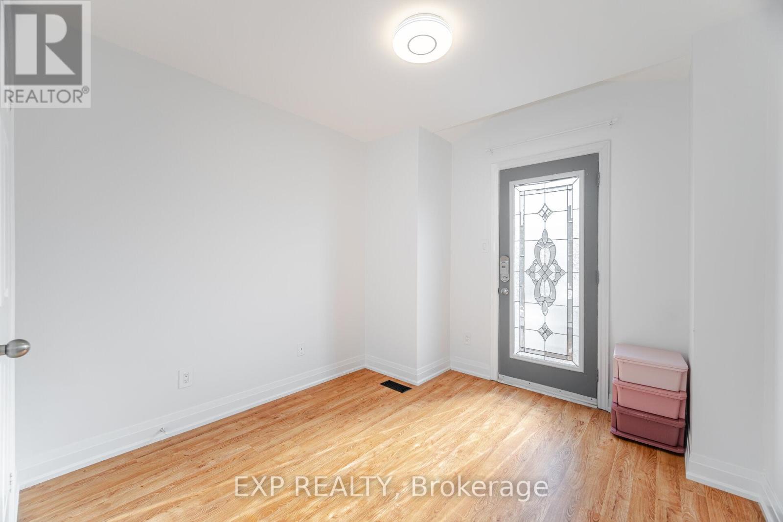 Photo 27 of 32 Arco Circle, Vaughan ON