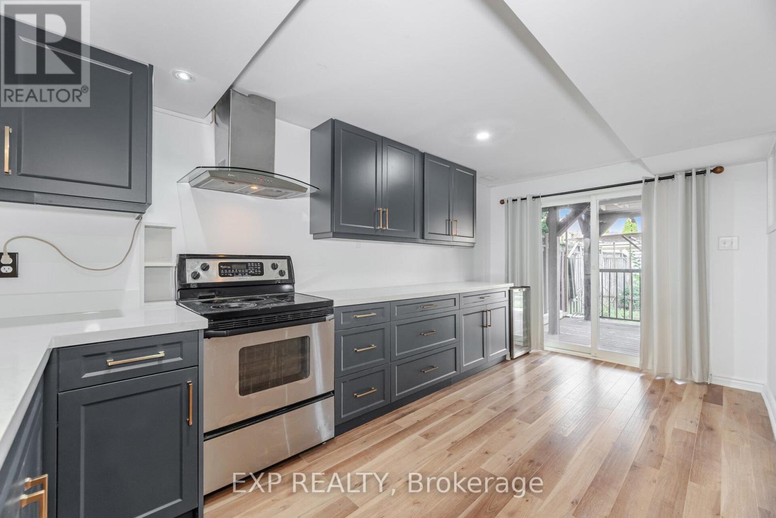 Photo 23 of 32 Arco Circle, Vaughan ON