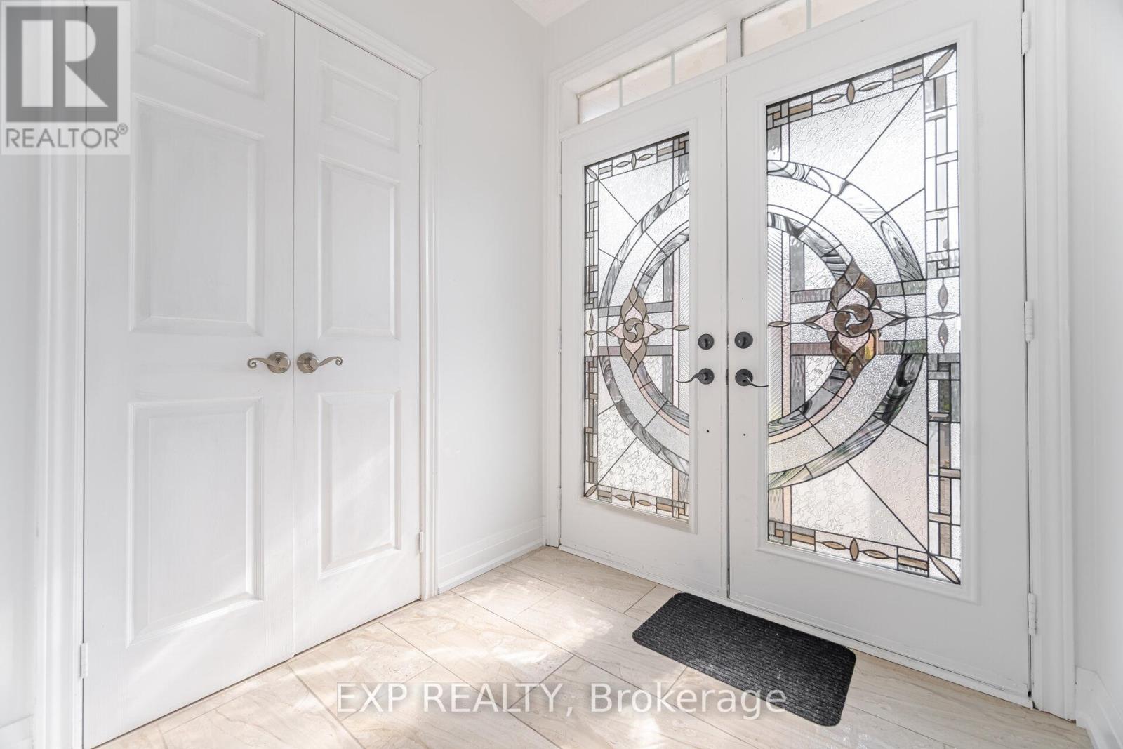 Photo 37 of 32 Arco Circle, Vaughan ON