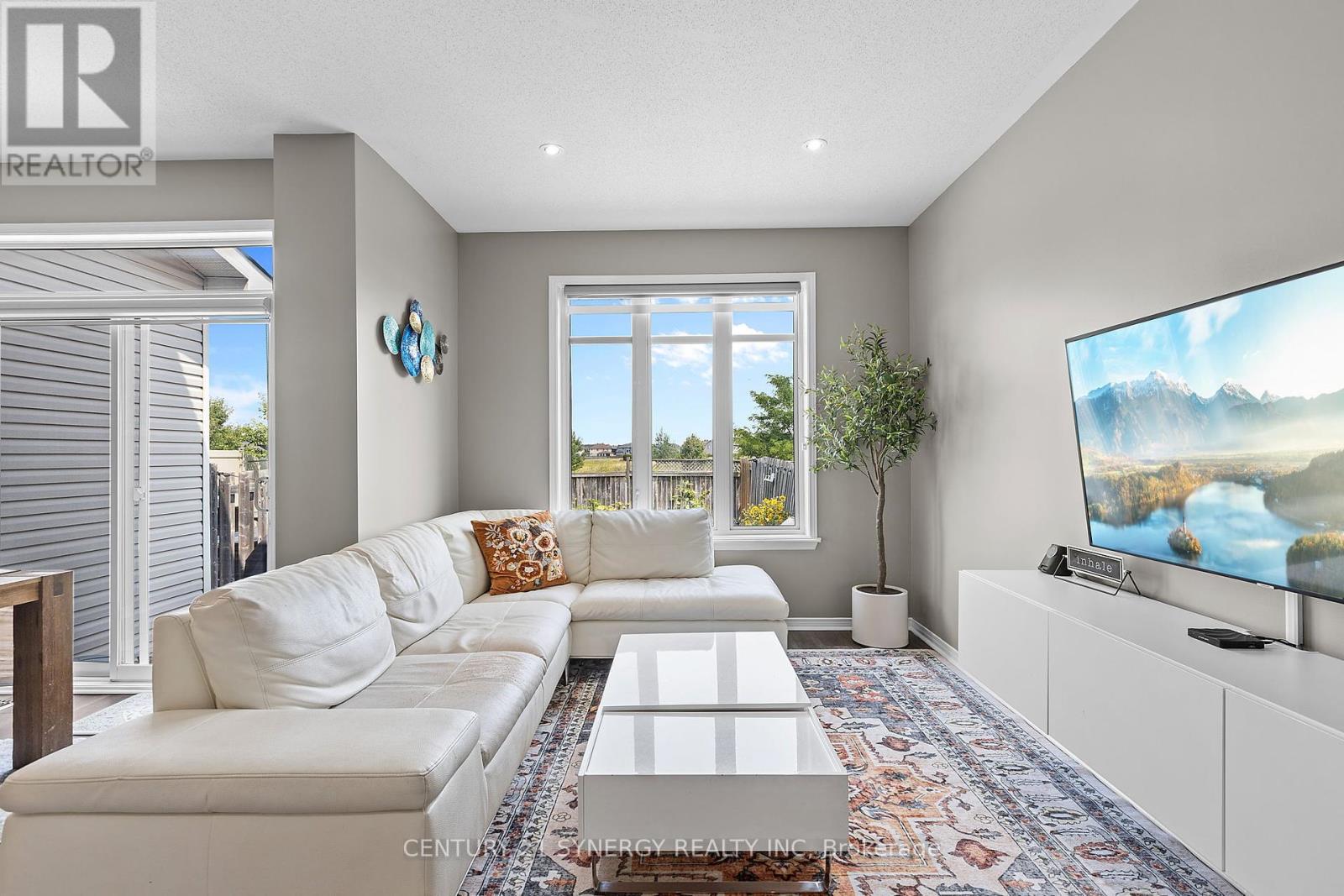 Photo 12 of 1790 Plainridge Crescent, Ottawa ON