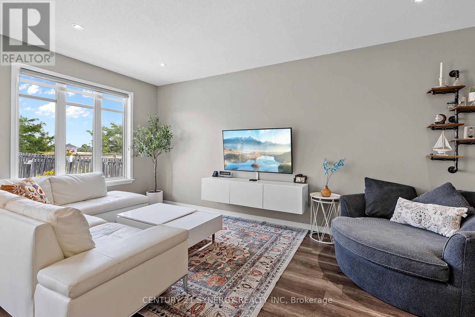 Photo 10 of 1790 Plainridge Crescent, Ottawa ON