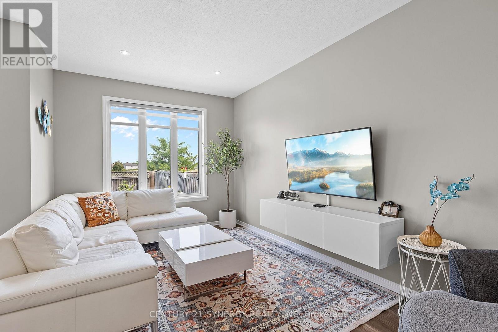 Photo 11 of 1790 Plainridge Crescent, Ottawa ON