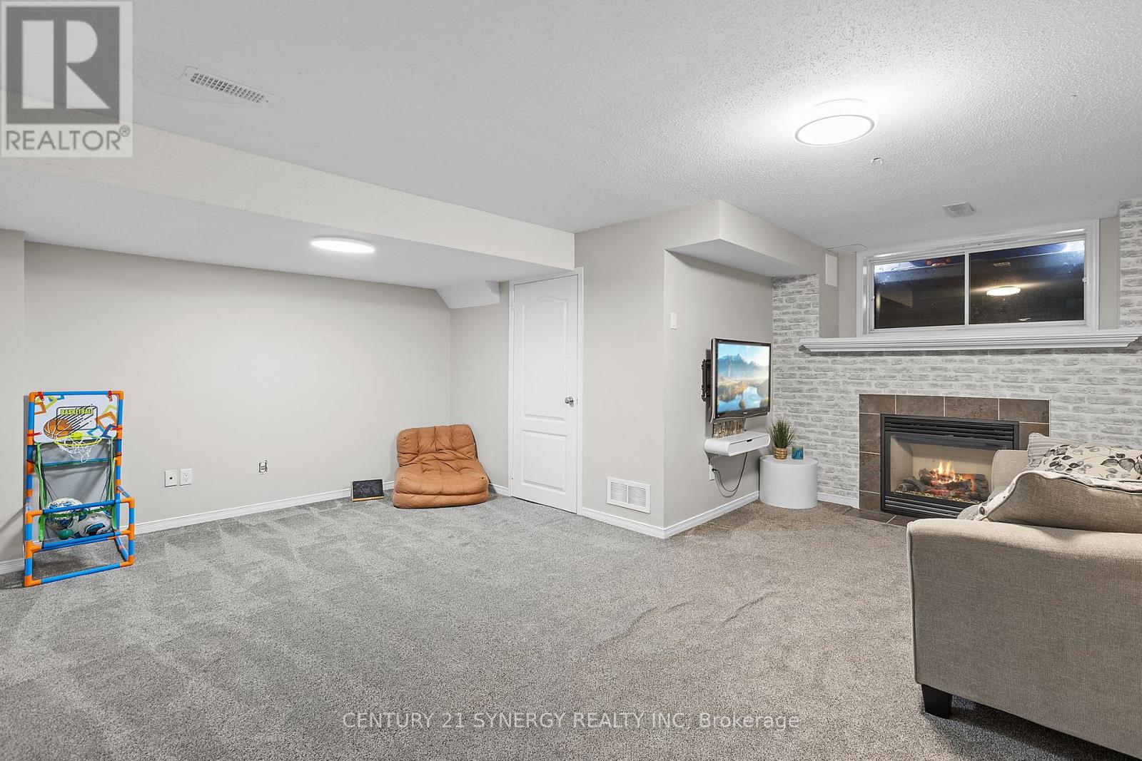 Photo 33 of 1790 Plainridge Crescent, Ottawa ON