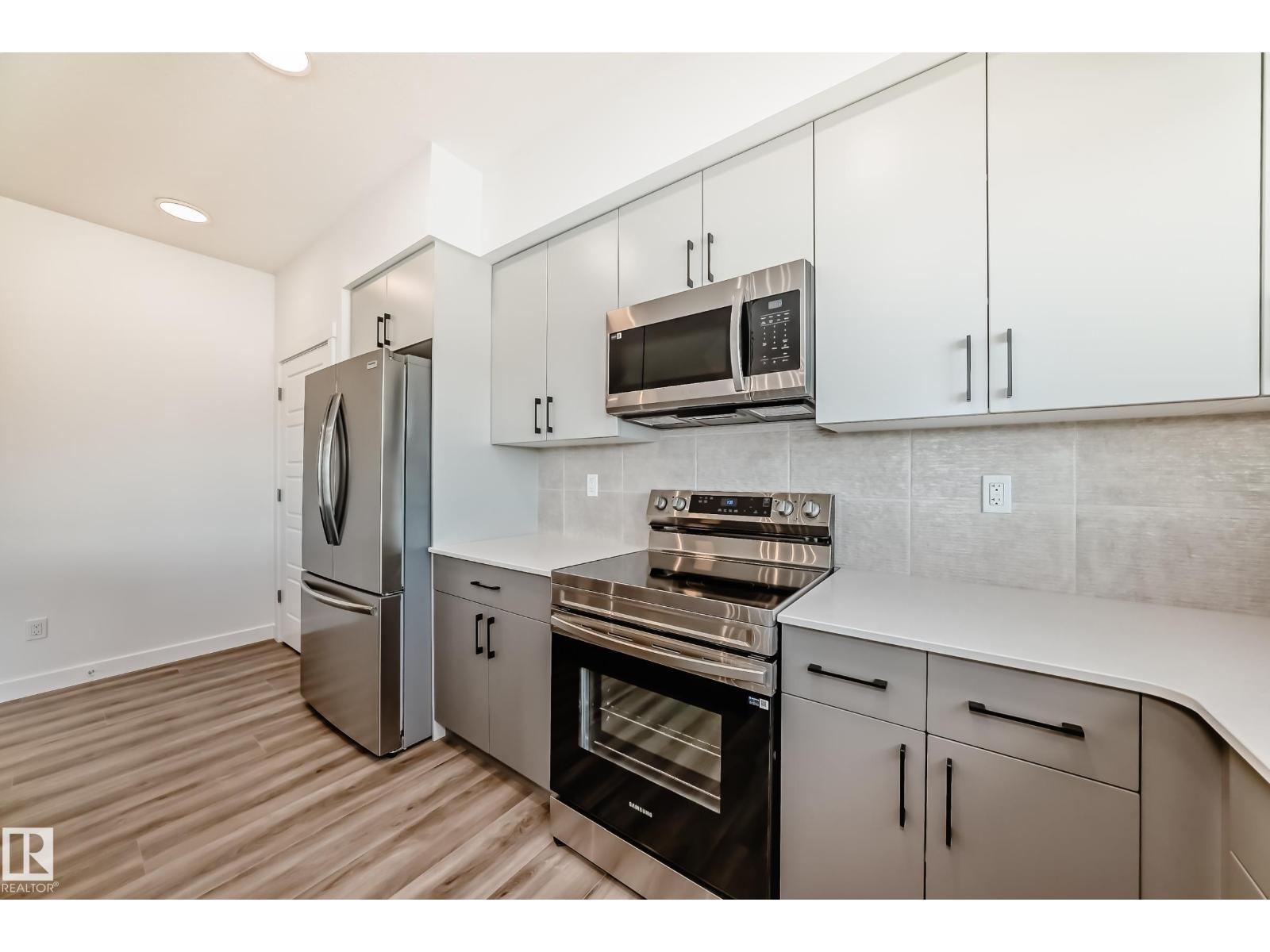 Photo 8 of 631 Kinglet Bv Nw, Edmonton AB