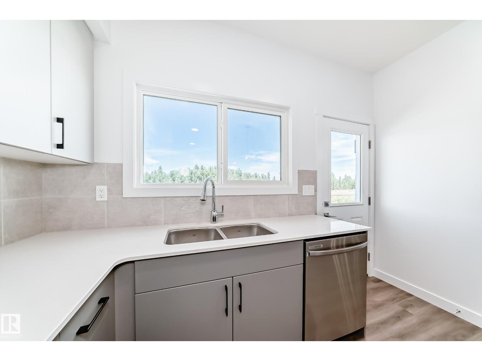 Photo 9 of 631 Kinglet Bv Nw, Edmonton AB