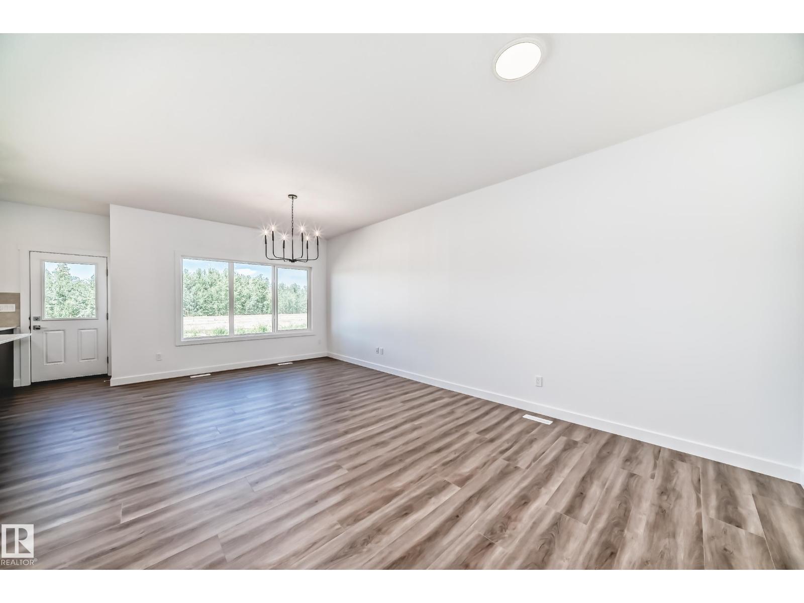 Photo 12 of 631 Kinglet Bv Nw, Edmonton AB