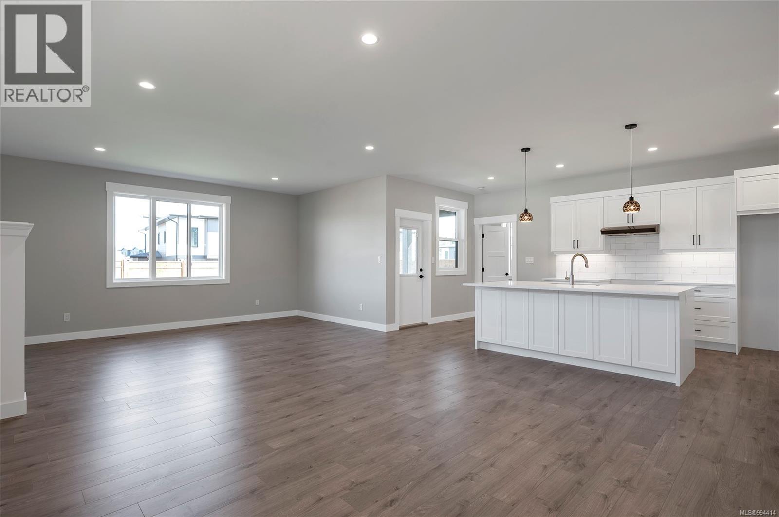 766 Sitka St, Campbell River