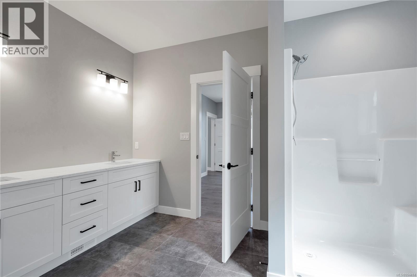 766 Sitka St, Campbell River