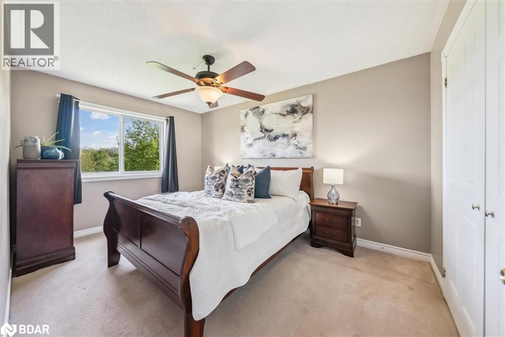 Photo 15 of 54 Marlow Circle, Hillsdale ON