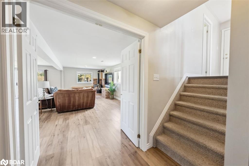 Photo 24 of 54 Marlow Circle, Hillsdale ON