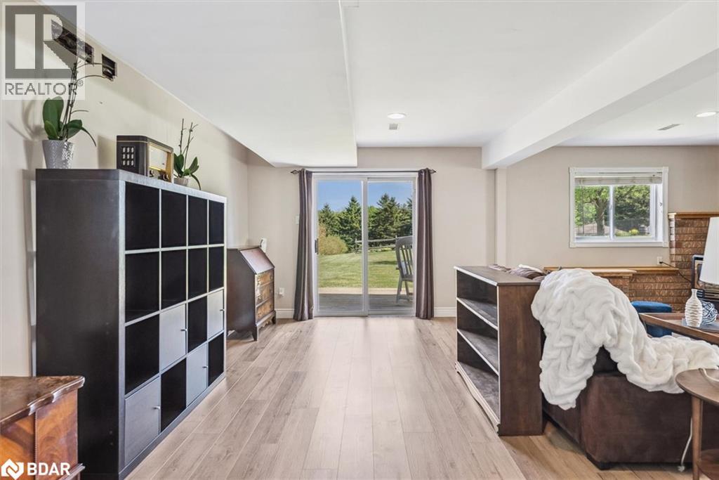 Photo 26 of 54 Marlow Circle, Hillsdale ON