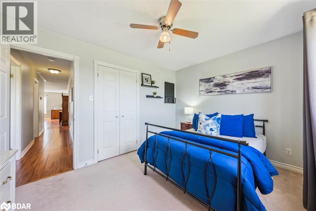 Photo 19 of 54 Marlow Circle, Hillsdale ON