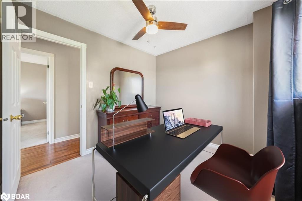 Photo 20 of 54 Marlow Circle, Hillsdale ON