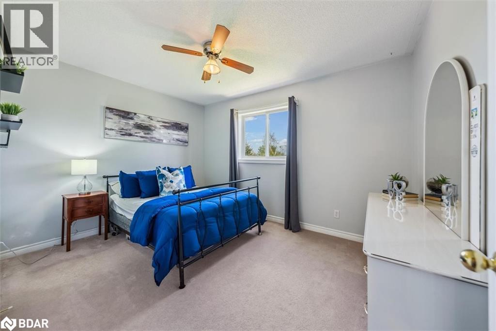 Photo 18 of 54 Marlow Circle, Hillsdale ON