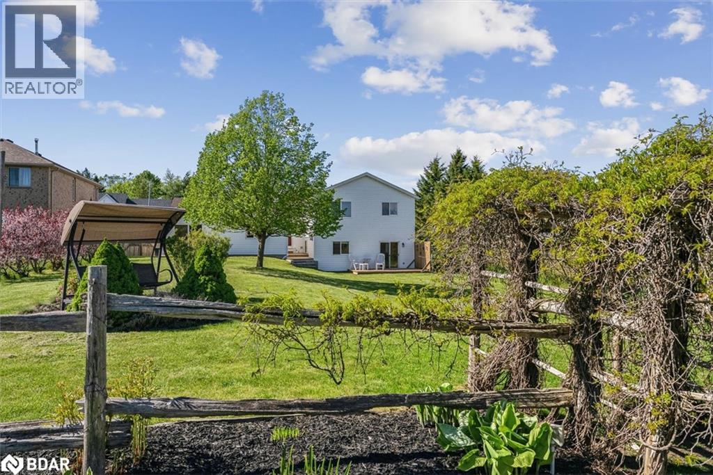 Photo 42 of 54 Marlow Circle, Hillsdale ON