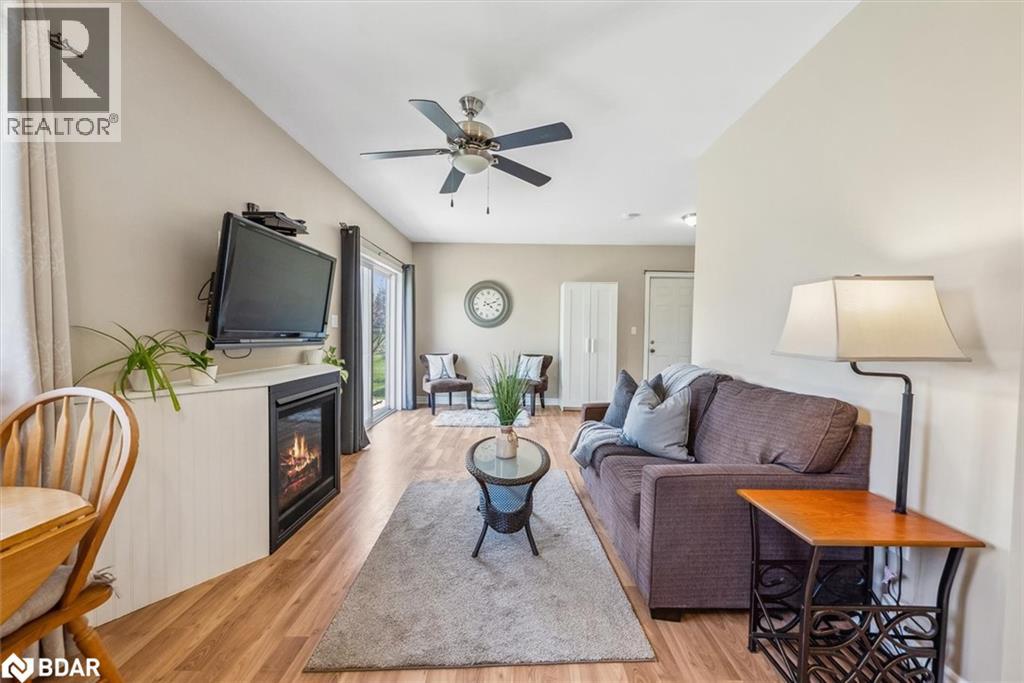 Photo 33 of 54 Marlow Circle, Hillsdale ON