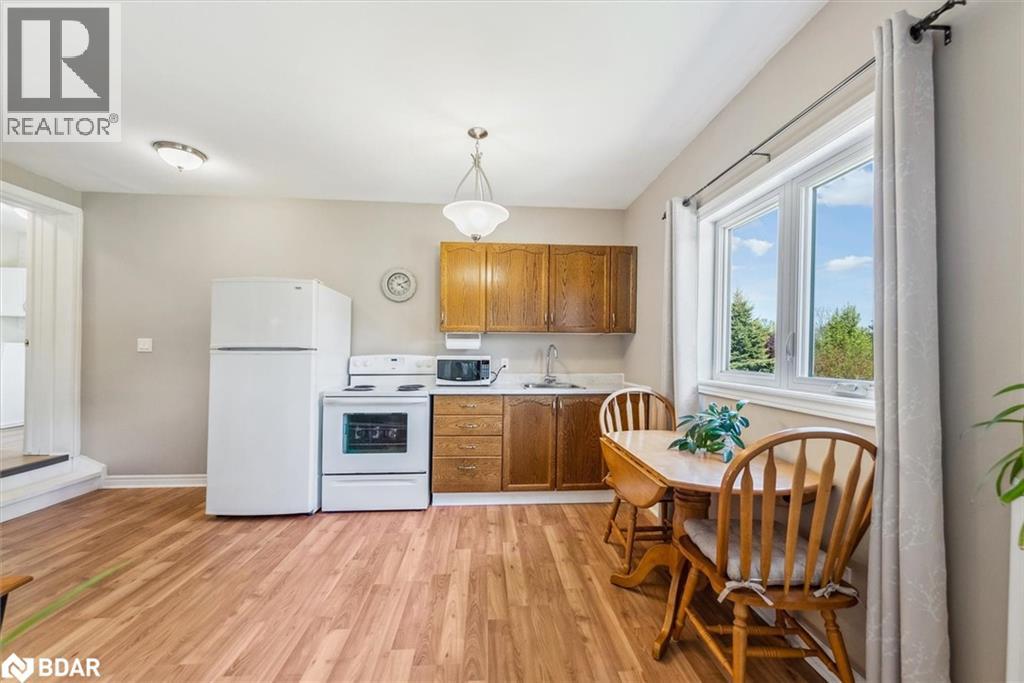 Photo 32 of 54 Marlow Circle, Hillsdale ON